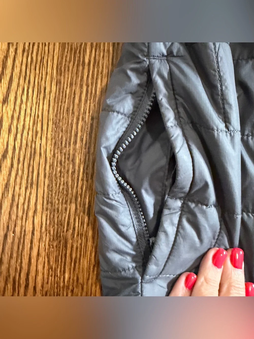 Patagonia Boys Dark Gray Quilted Down Jacket Size Large